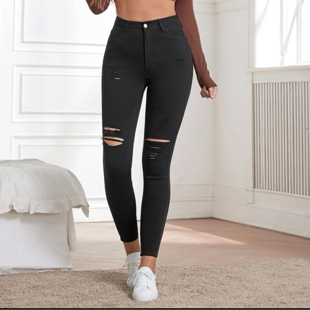 Black stretch denim ripped jeans size M-fits 6/8